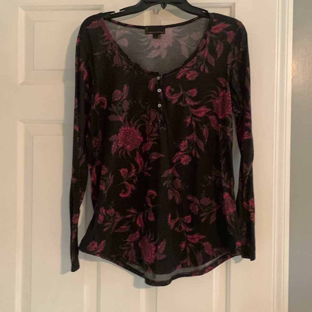 Long sleeve black/red design top